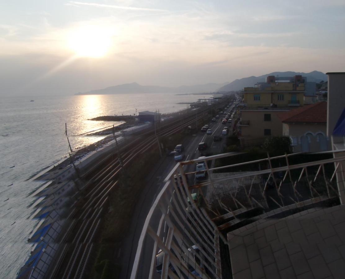 Blue A'Mare Apartment Lavagna Exterior photo